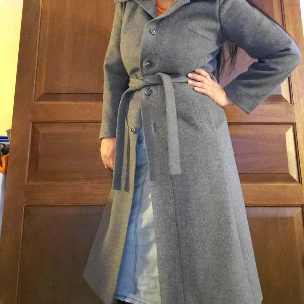 Classy Vintage Gray Wool Coat - Picture 2 of 16